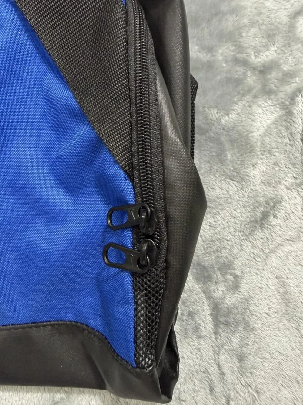 Nike Blue Brasilia Duffel Bag Water Resistant Shoe Compartment Men Training